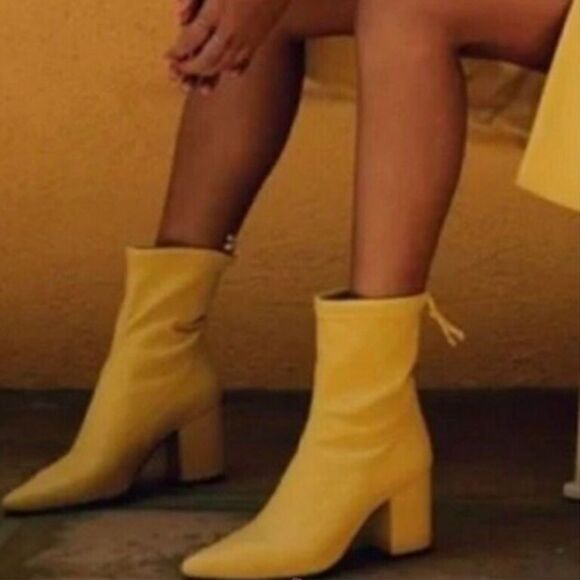 NIB Anine Bing Chloe Leather Ankle Boots Popcorn Yellow Size 37/ US 7 - Picture 2 of 16